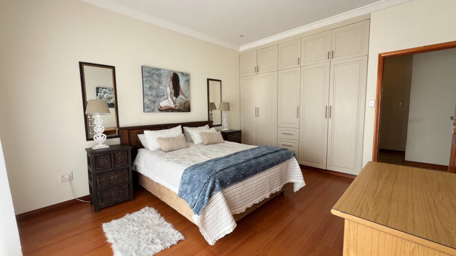6 Bedroom Property for Sale in Hartenbos Heuwels Western Cape